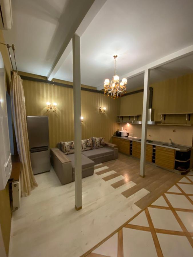 Двухуровневая Квартира На Дерибасовской Odessa Exterior foto